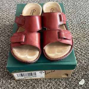 Clarks inina stone red sandals